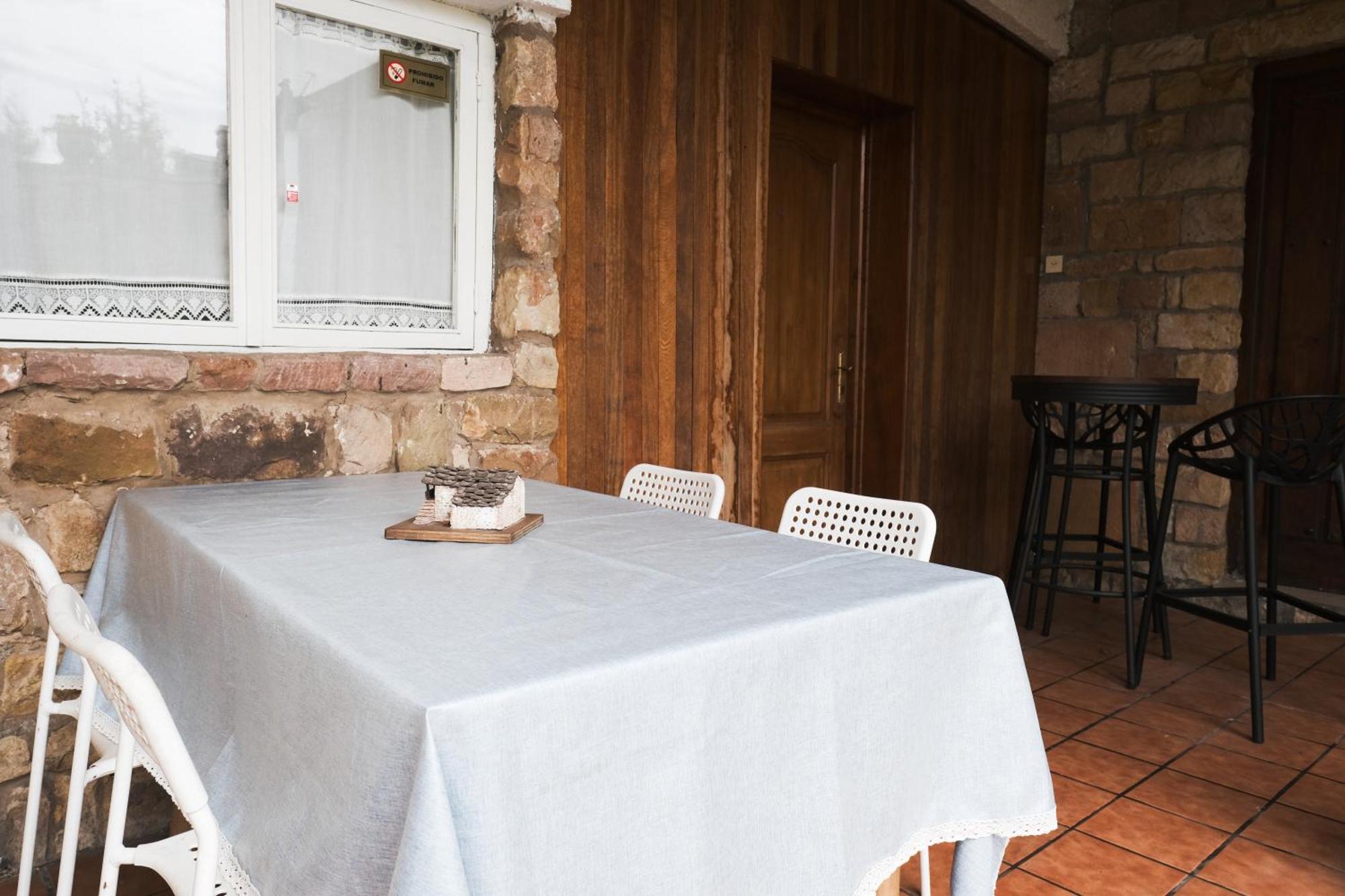 Posada La Estela De Barros Corrales De Buelna Εξωτερικό φωτογραφία